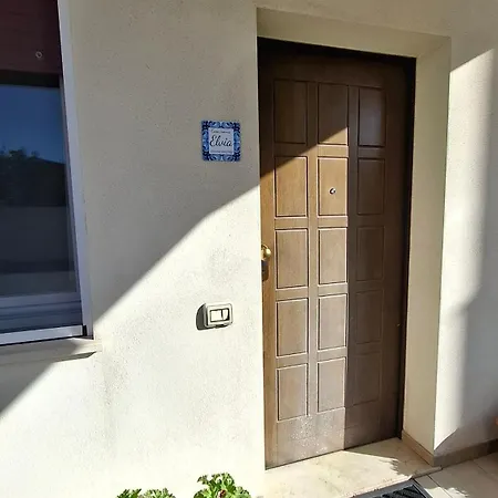 Casa Nonna Elvia Elvia's Grandma Hébergement de vacances Dolianova